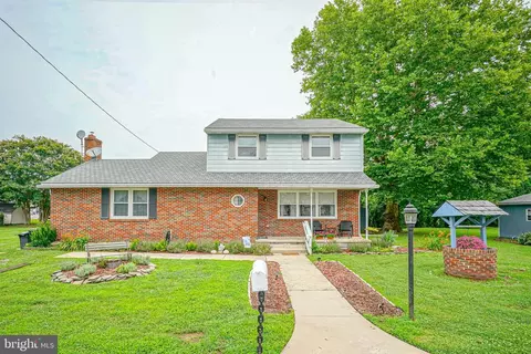 132 Dartmouth Rd, Pennsville, NJ 08070