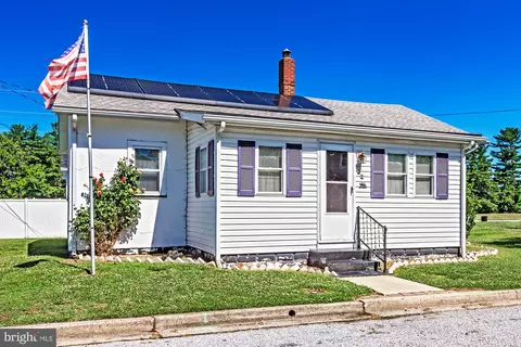 52 Van Buren St, Deepwater, NJ 08023