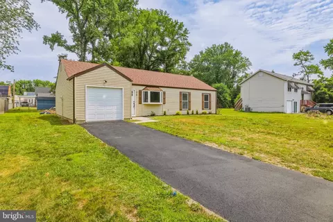 279 Wintergreen Ln, Carneys Point, NJ 08069