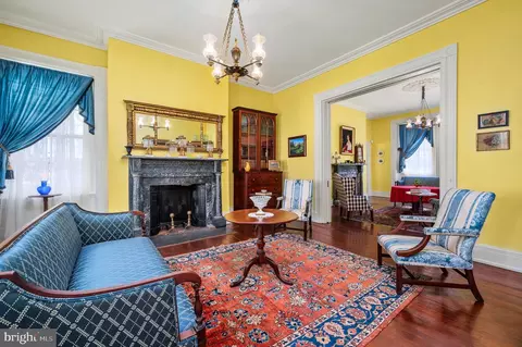 Living - 109 W Broadway, Salem, NJ 08079 photo 2 of 5