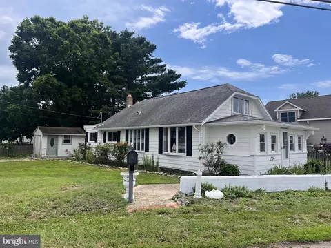 130 Riviera Dr, Pennsville, NJ 08070