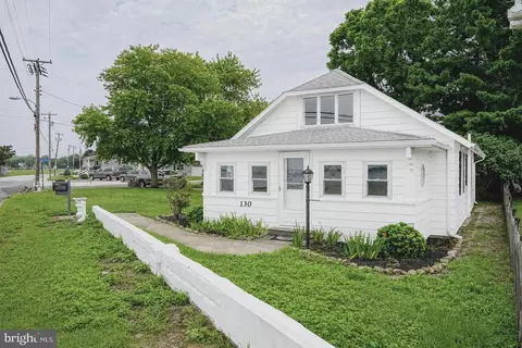 130 Riviera Dr, Pennsville, NJ 08070