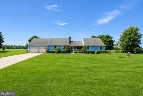 19 Pine Tavern Rd, Elmer, NJ 08318