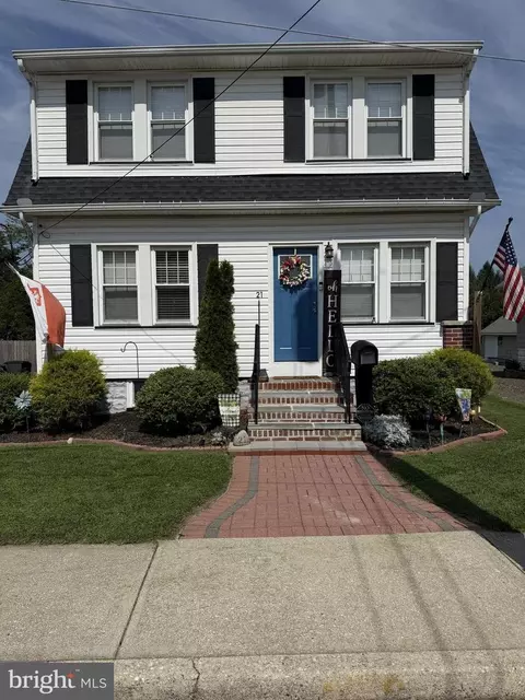 21 Church St, Pennsville, NJ 08070
