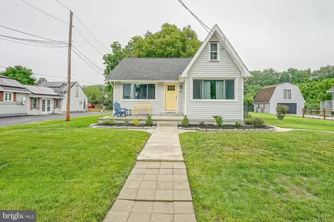 8 Churchtown Rd, Pennsville, NJ 08070