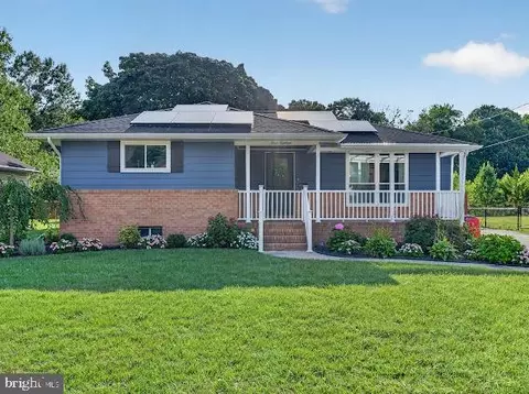 318 S Johnson St, Carneys Point, NJ 08069