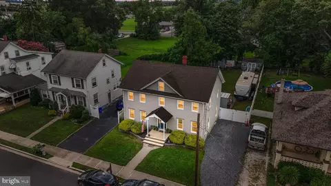 317 Broad St, Elmer, NJ 08318