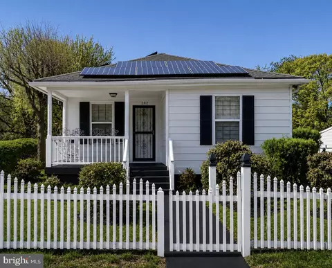 202 E Main St, Penns Grove, NJ 08069