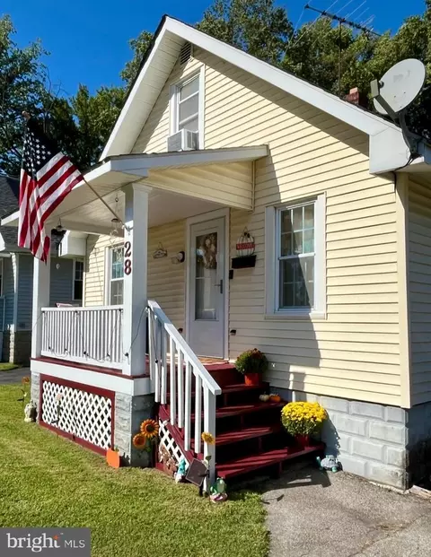 28 Jenkins Ave, Pennsville, NJ 08070