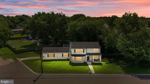 96 Riviera Dr, Pennsville, NJ 08070