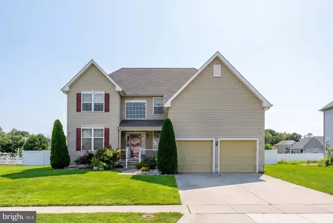 30 Granite Ln, Carneys Point, NJ 08069
