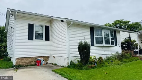 264 Market St, Carneys Point, NJ 08069