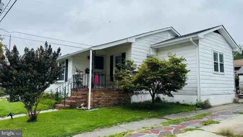 264 Market St, Carneys Point, NJ 08069