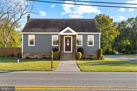 1077 Almond Rd, Pittsgrove, NJ 08318