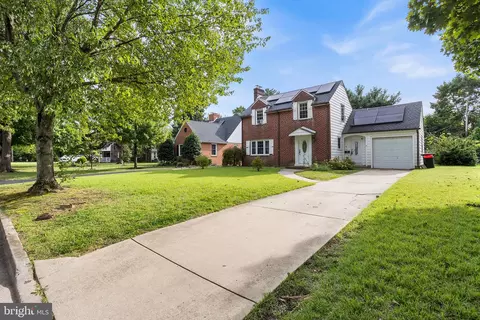 31 Fenwick Dr, Carneys Point, NJ 08069