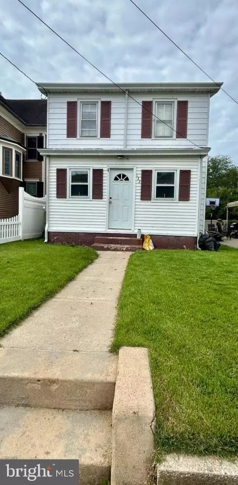 132 S Main St, Elmer, NJ 08318