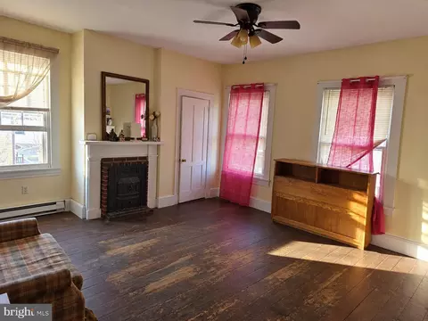 Living - 87 W 89 W Broadway, Salem, NJ 08079 photo 1 of 1