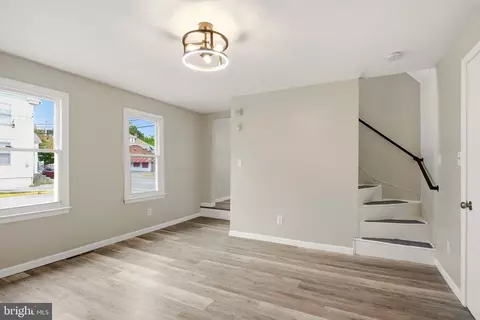 Living - 369 E Broadway, Salem, NJ 08079 photo 5 of 5