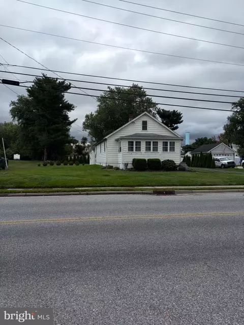 29 Auburn St, Woodstown, NJ 08098