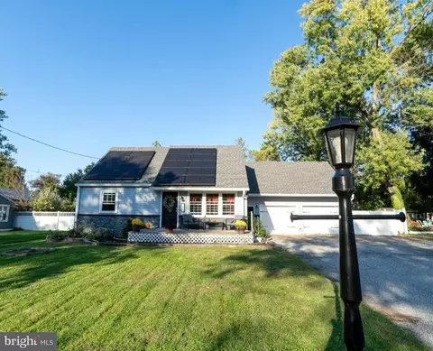 197 Elm St, Woodstown, NJ 08098
