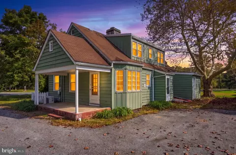 81 N Greenwich St, Alloway, NJ 08001