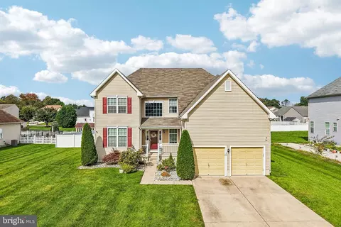 30 Granite Ln, Carneys Point, NJ 08069