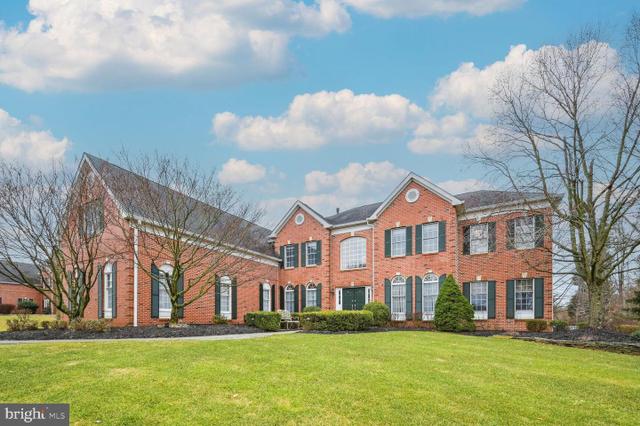 99 Grayson Dr, Belle Mead, NJ 08502