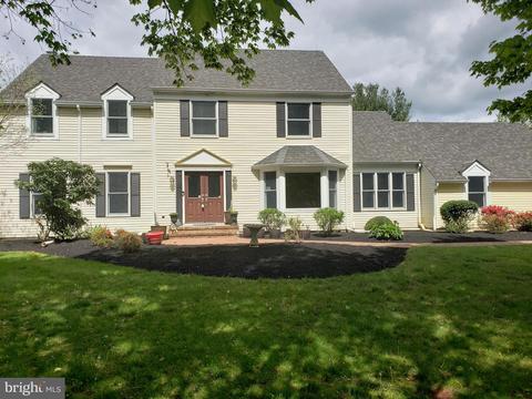 104 S Wiggins Ln, Skillman, NJ 08558
