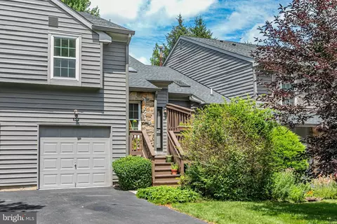 34 F Chicopee Dr, Princeton, NJ 08540