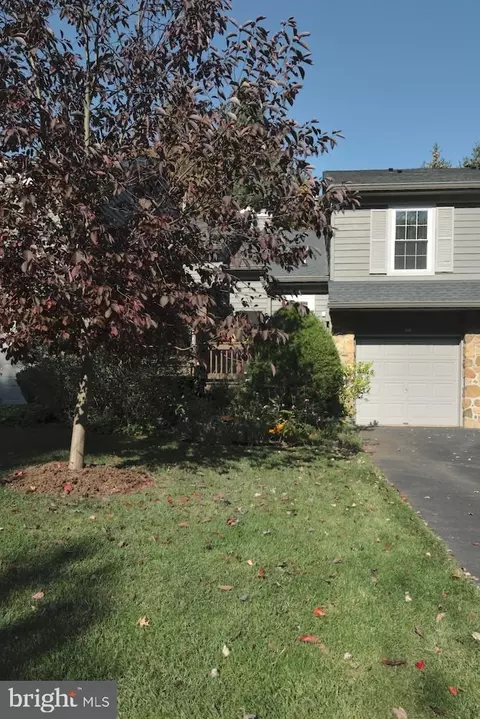 34 E Chicopee Dr, Princeton, NJ 08540