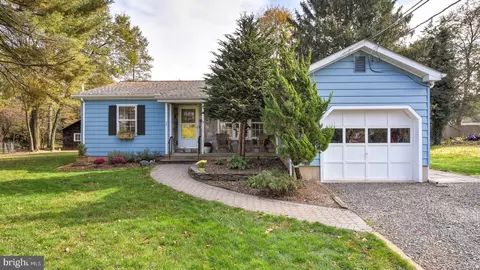 25 William St, Somerset, NJ 08873