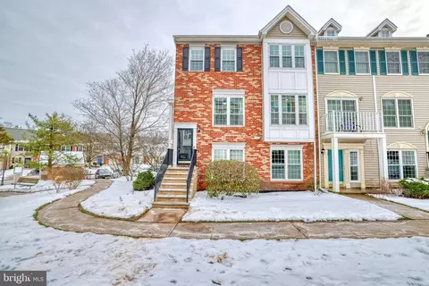 202 Sapphire Ln, Franklin Park, NJ 08823