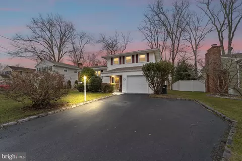 679 Warfield Rd, North Plainfield, NJ 07063