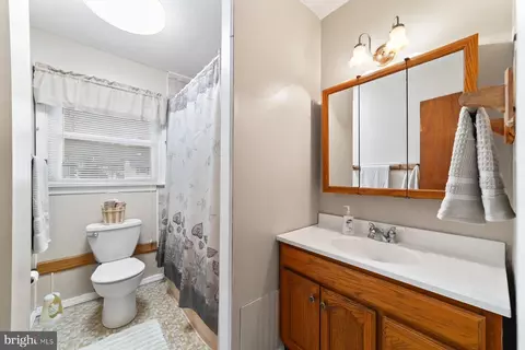679 Warfield Rd, North Plainfield, NJ 07063 photo 21