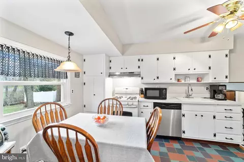 679 Warfield Rd, North Plainfield, NJ 07063 photo 13