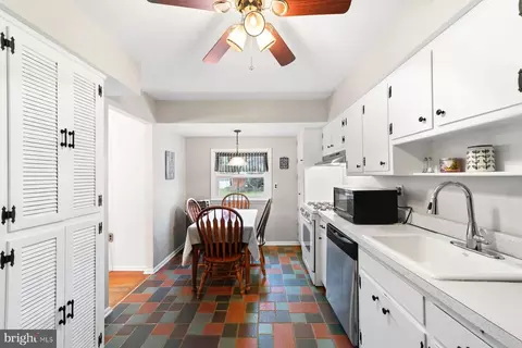 679 Warfield Rd, North Plainfield, NJ 07063 photo 12