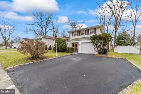 679 Warfield Rd, North Plainfield, NJ 07063 photo 3