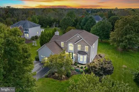 11 Shetland Grn, Belle Mead, NJ 08502