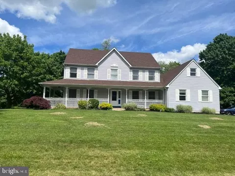 4 Newton Ct, Somerset, NJ 08873