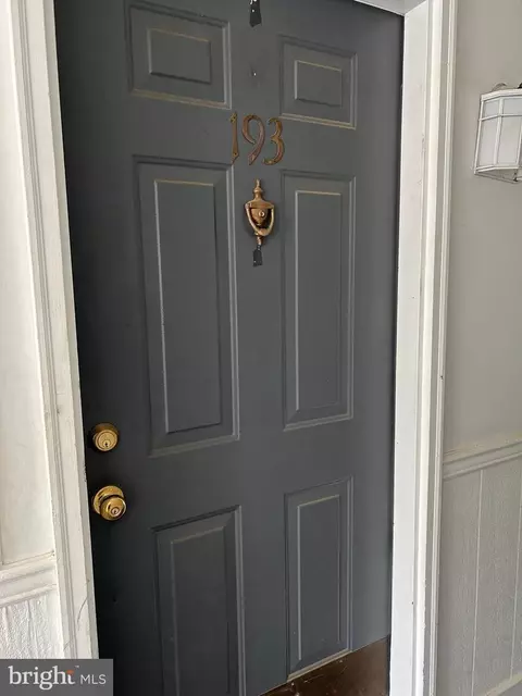 193 Rachel Ct, Franklin Park, NJ 08823