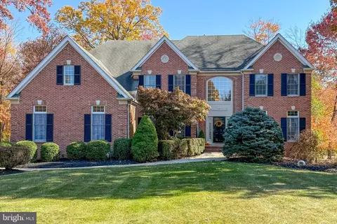 17 Red Maple Ln, Belle Mead, NJ 08502