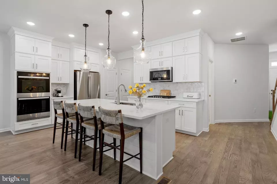Kitchen - 8 Hyssop Dr, Warren, NJ 07059 photo 2 of 2