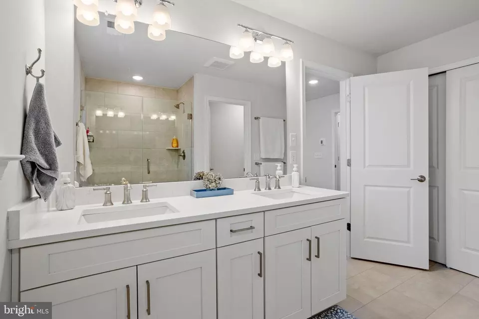 Bath - 8 Hyssop Dr, Warren, NJ 07059 photo 1 of 3