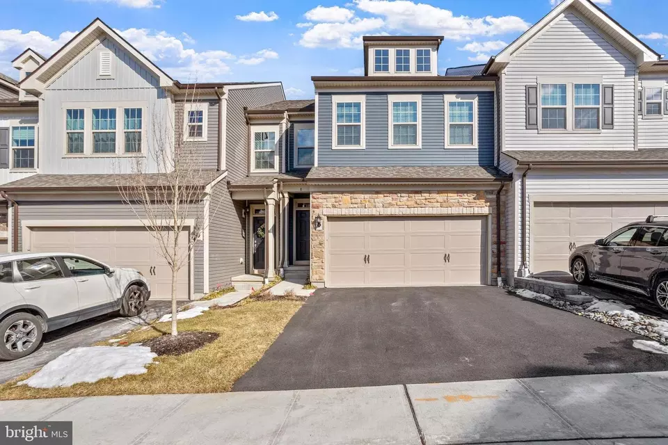 Exterior - 8 Hyssop Dr, Warren, NJ 07059 photo 2 of 5