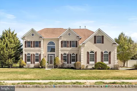 2 Kasey Ct, Somerset, NJ 08873