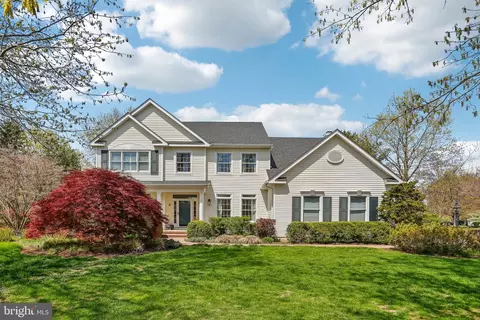 2 Bull Creek Ct, Skillman, NJ 08558