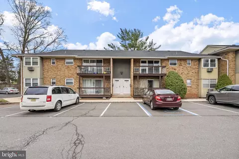 38 Deanna Dr #102, Hillsborough, NJ 08844