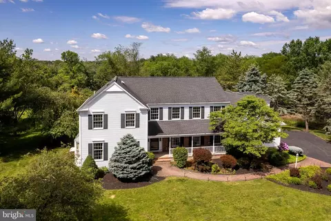 35 Dehart Dr, Belle Mead, NJ 08502