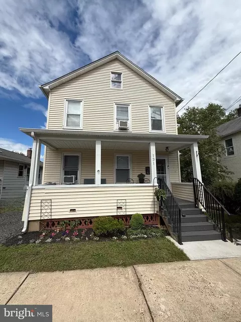 131 S 7th Ave, Manville, NJ 08835