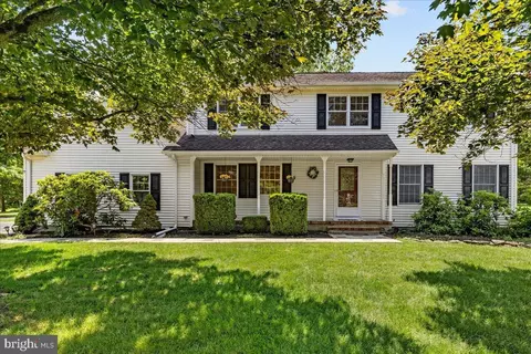 201 Carol Jean Way W, Somerville, NJ 08876